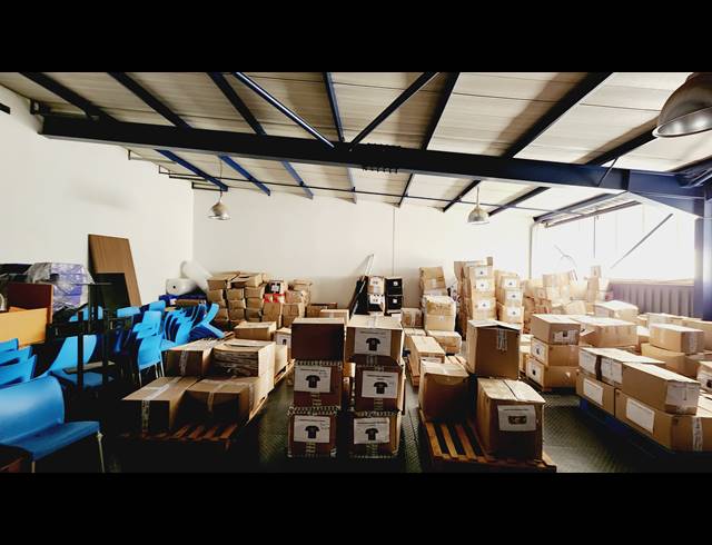 2,221M² SHOWROOM TO LET IN NORTH RIDING
